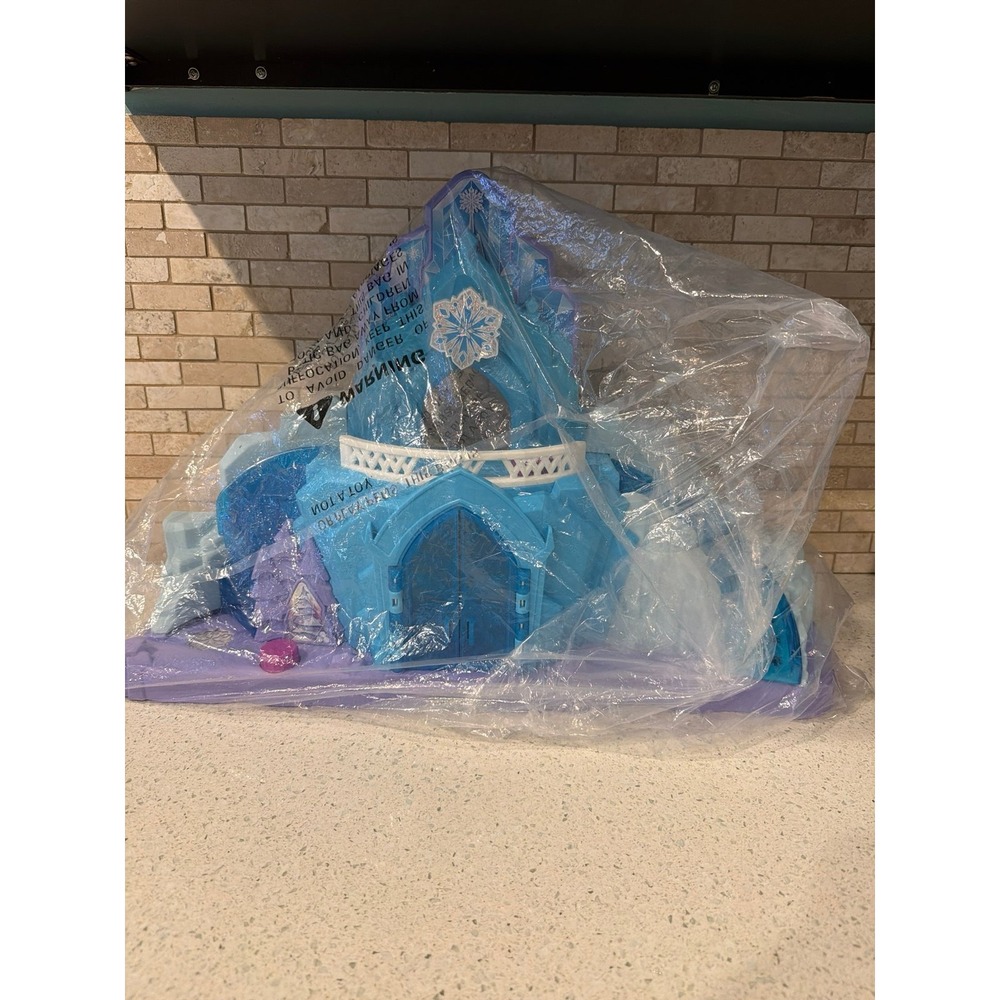 Little People Disney Frozen Elsa Castle Playset Lights Sounds